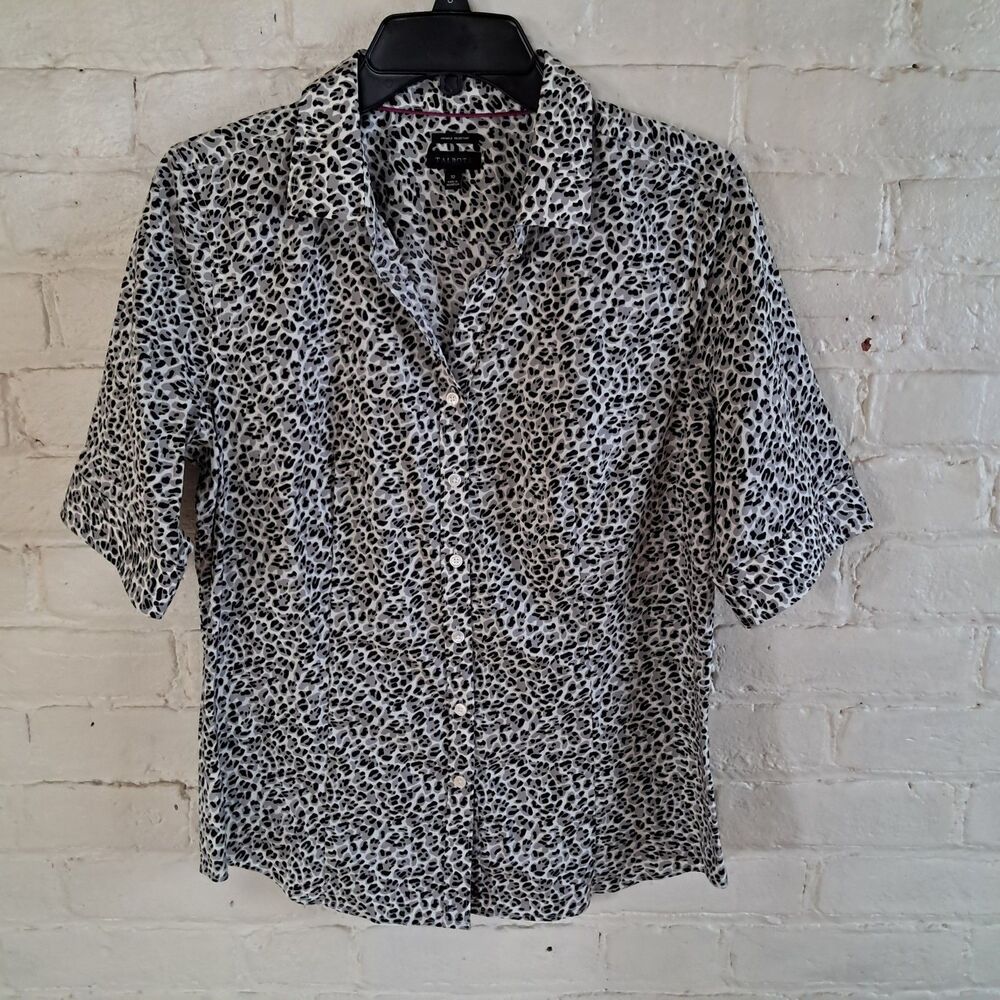 Talbots Sz 10 Leopard Print Top Black White Grey SS Button Up Wrinkle Resistant